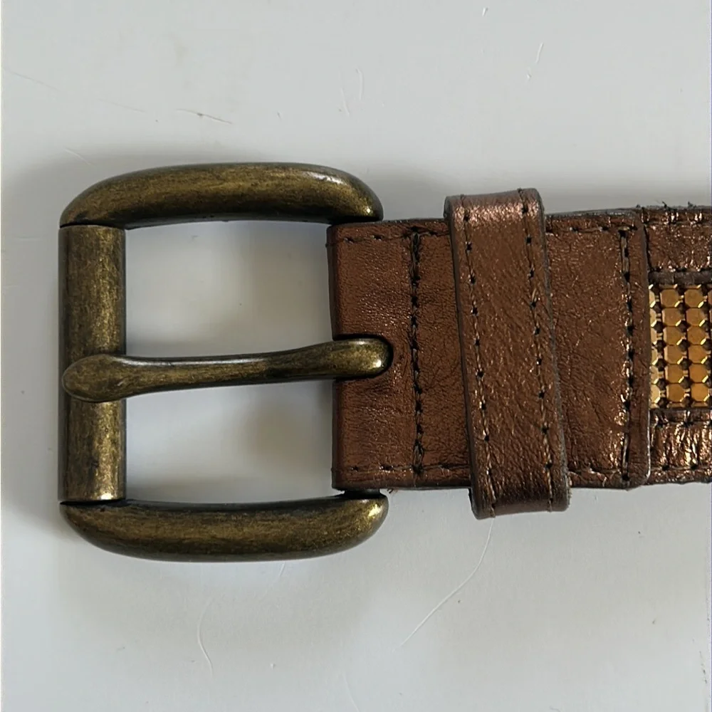 STREETS  AHEAD  BELT MADE IN U.S.A.   54132  LIKE NEW. SIZE. M